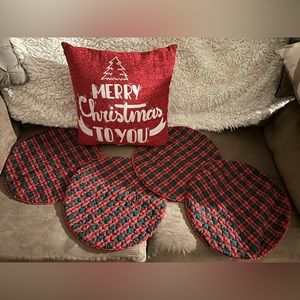 Christmas Deco Bundle:  Pillow and Reversible Cloth Place Mats (set of 4).